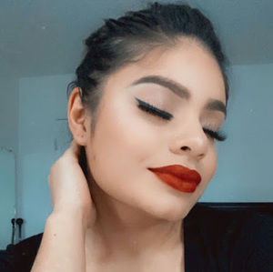 Meet your Posher, Ana